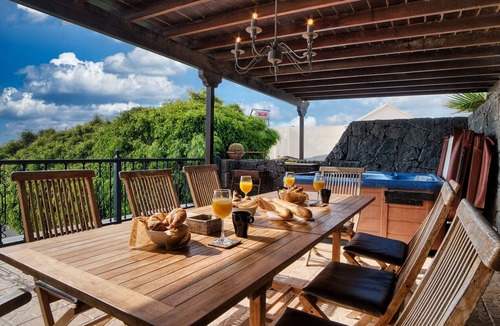 Tias Ski Chalet | Casa Paraíso Jacuzzi, A/C & BBQ