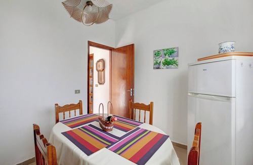Icod de los Vinos Ski Chalet | 'Casa Paseo Mirabal' with Sea View, Private Terrace and Wi-Fi
