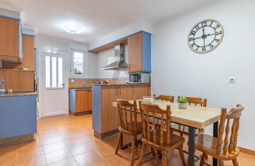 Vigo House | Casa Pepita: Quiet Location, Garden and Wi-Fi