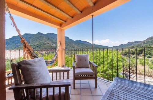 Prat de Comte House | Casa rural en Terra Alta con vistas al Tossal d'Engrilló, cerca de la Vía Verde, espacios exteriores, doble barbacoa, ideal para familias, grupos y mascotas