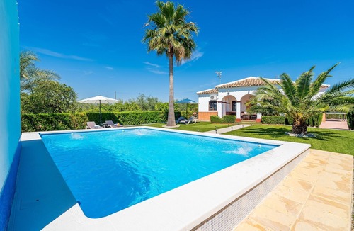 Marchena House | Casa Rural El Azahar – Country House with Private Pool near La Puebla de Cazalla