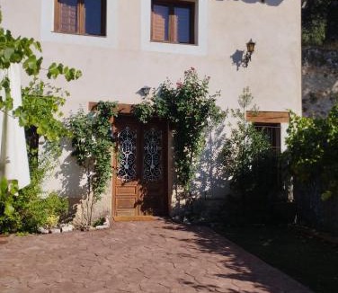 Chillaron del Rey House | Casa rural La Colmena - The place to bee