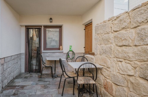 La Serrada House | Casa Rural La Zarzosa - Sierra de Gredos, Mountain Views & Private Garden