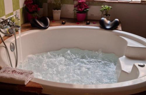 Enroig House | Casa Rustic Suites, JACUZI & LOVE