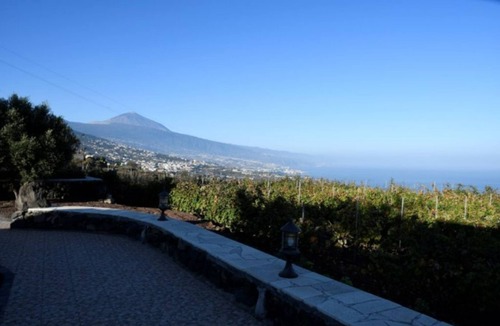La Matanza de Acentejo House | Casa Saskia with view to Avocado plantation and Atlantic. Heated Poolarea