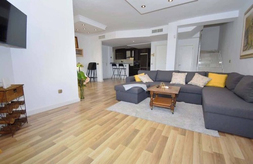 Torreblanca Ski Chalet | Casa ToLouise – Townhouse near Fuengirola Beach