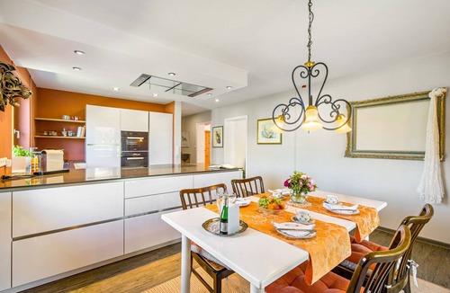 Oferdingen Apartment | Casa Toscana with Private Garden, Balcony, and Wi-Fi