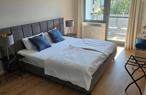 Monikaviertel Apartment | CASA8070 Exclusive maisonette apartment 91 m² 4 rooms 1-9 guests incl. parking space