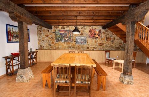Penagos House | Casona de piedra con jardín cerca de Cabárceno