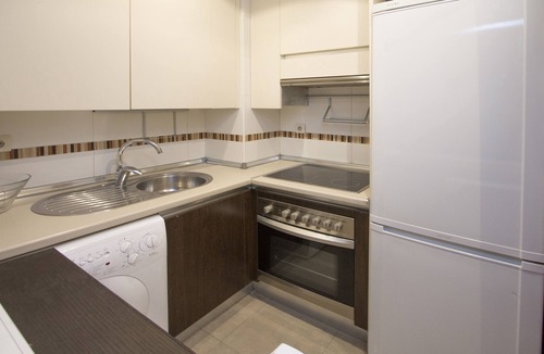 Almenara Apartment | CASTELLANA PARKING 1 BEDROOM - 03