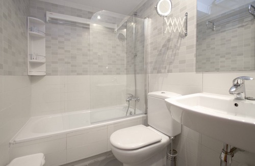 Almenara Apartment | CASTELLANA PARKING 1 BEDROOM - 03