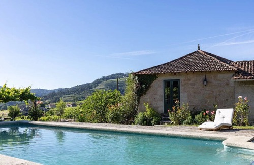 Leiro House | CDC Casa do Capitán Leiro: Relax Among Vineyards and Forests in Ribeiro