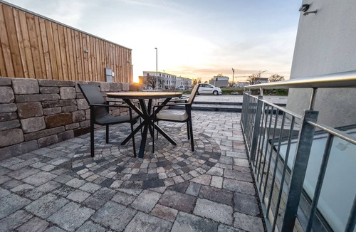 Muellheim Apartment | Centrally located, yet quiet - well equipped with its own outdoor area.