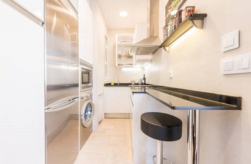 Arapiles Apartment | Center Chamberi Gorgeous Luxury Studio Suite with High Speed WiFi & AC/Heater