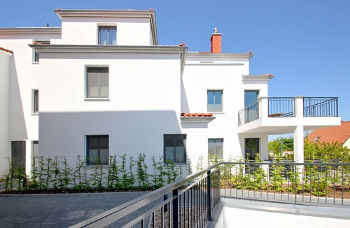 Gohren Apartment | Central apartment with balcony, use of swimming pool and sauna - Villa Anni FeWo 05
