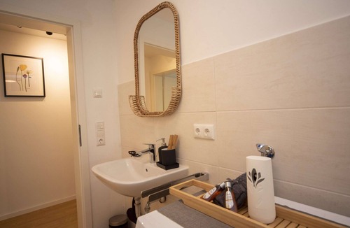Bayreuth Apartment | Central Apartment | BBQ Terrace | Big NetflixTV