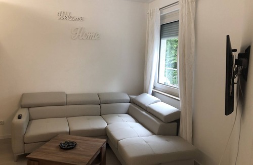 Sudstadt Apartment | Central Apartment near Messe