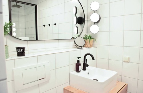 Kempten Apartment | Central Kempten | 2 guests Bright & Modern