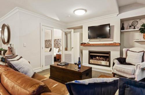 Queenstown Apartment | Central Luxury at 408 The Beacon