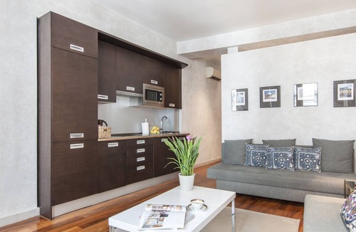 Literary Quarter Apartment | Central Madrid. Barrio Letras, Walking distance to Museums, Plazas and GranVia,