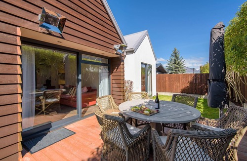 Queenstown City Centre Villa | Central Queenstown 3-Bed Villa by Staysouth