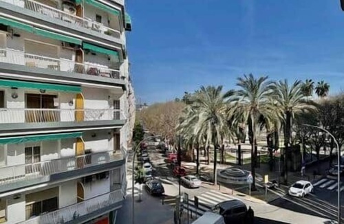 Ciudad Jardin Apartment | Centrally located urban apartment with terrace