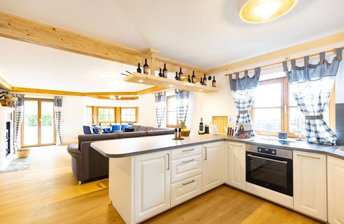 Verwaltungsgemeinschaft Hornergruppe Ski Chalet | Chalet 'Au' with Mountain View, Private Terrace and Wi-Fi