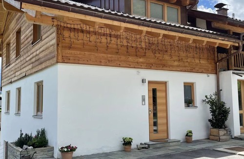 Sonnenbichl Ski Chalet | Chalet 'Falkenstein' with Mountain View, Private Terrace and Wi-Fi