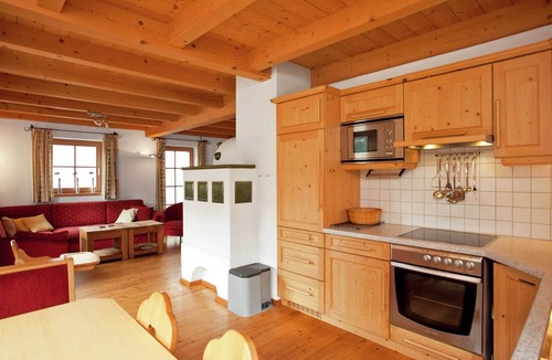 Wald im Pinzgau Ski Chalet | Chalet for 10 people with access to the swimming pool.