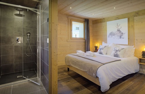 Les Villards-sur-Thones Ski Chalet | Chalet Le Buhel - peaceful home for 15, spa & great views - OVO Network