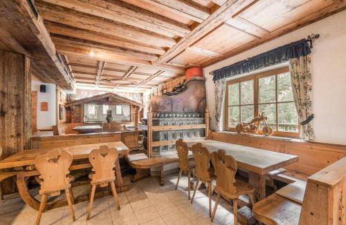 Neustift Im Stubaital House | Chalet in Stubaital by Ski Slope & Sauna