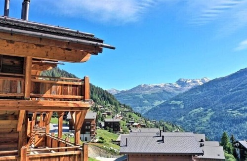 Grimentz Apartment | Chalet Larchwood by Mrs Miggins 3