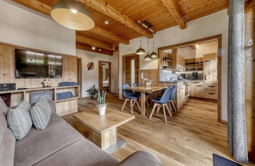 Barnzell Apartment | Chalet Lusen - Pure Relaxation: Sauna, Hot Tub, Terrace, and Breakfast