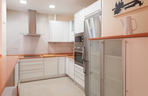 Arapiles Apartment | Chamberi Scene - 2 Bedroom Home in Chamberi