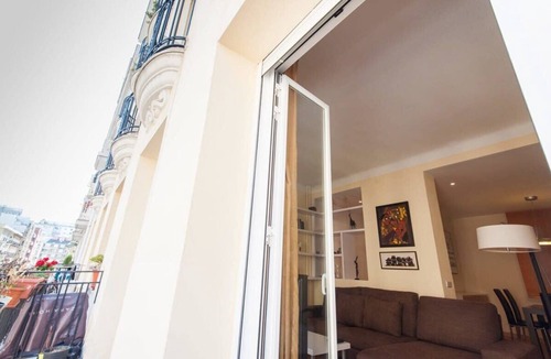 Arapiles Apartment | Chamberi Scene - 2 Bedroom Home in Chamberi