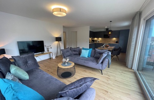 Fuessen Apartment | Charmante Neubau Ferienwohnung mit Schloß und Bergblick im Centrum von Füssen