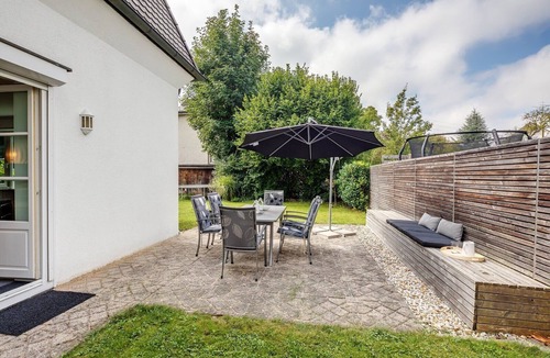 Nymphenburg House | Charming 4-bedroom house with AC and WiFi in fabulous München