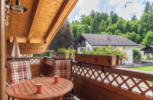 Untergrainau Apartment | Charming Apartment "Ferienhaus Huber" with Mountain View