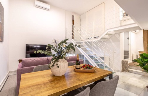 Golden Triangle of Art Apartment | Charming City-Center Duplex in Madrid