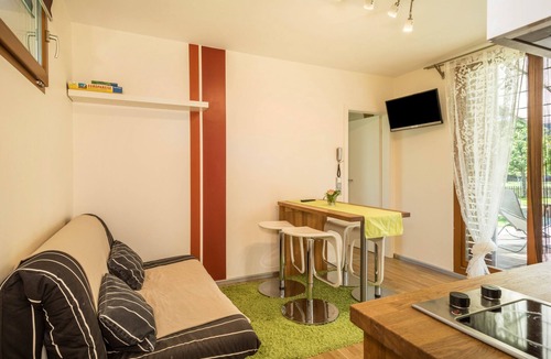 Deggenhausertal House | Charming Holiday Home “Falkenhalde” with Wi-Fi, Terrace & Garden; Parking Available