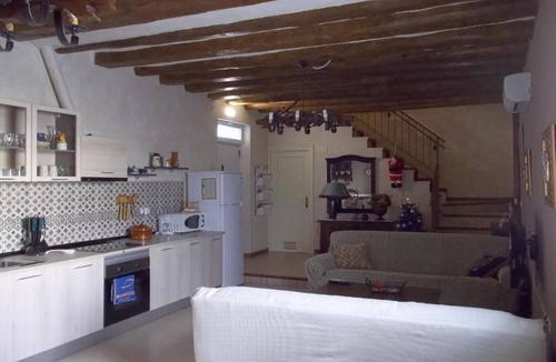 Alcala de Ebro Cottage | Charming House La Palmera de la Insula