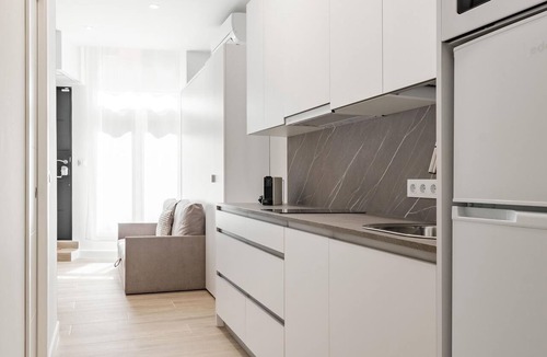 Tetuan Apartment | Charming Madrid Castilla I - Studio for 4 people