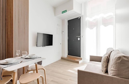 Tetuan Apartment | Charming Madrid Castilla I - Studio for 4 people