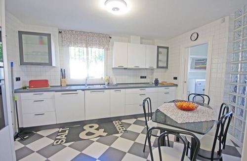 Calahonda Villa | Charming, modern villa , pool & sea views - walking distance to the beach