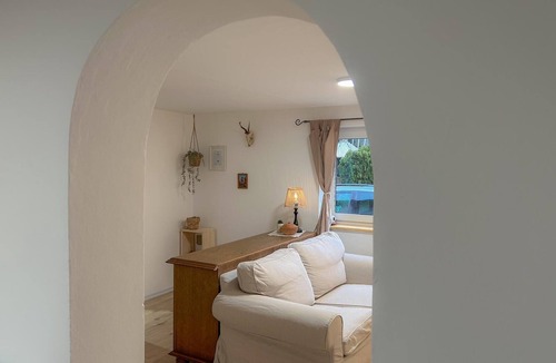 Winzer House | Charming & private vacation home on the Pledlberg