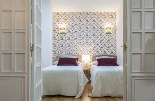 Nino Jesus Apartment | CHIC APARTMENT WITH POOL NEAR THE RETIRO