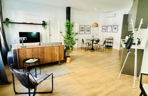 Ciudad Lineal Apartment | Chic & Stylish Madrid Hideout