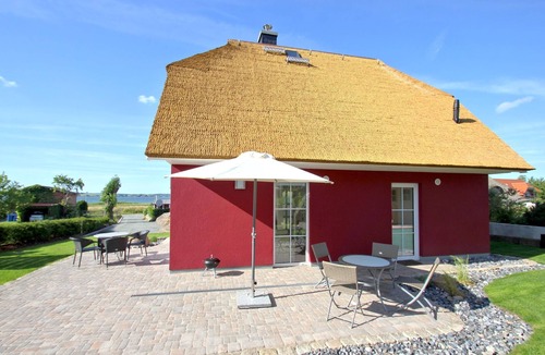 Monchgut-Granitz House | Chic vacation home with sea view, terrace and fireplace - Ferienhaus Falke