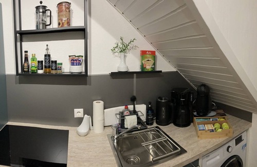 Osnabrueck Apartment | Chice & Charmante Frisch Renovierte Dachgeschosswohnung in der Dodesheide