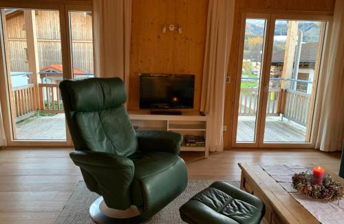Bernau am Chiemsee Apartment | ChiemseeRefugium - Ferienwohnung Berg